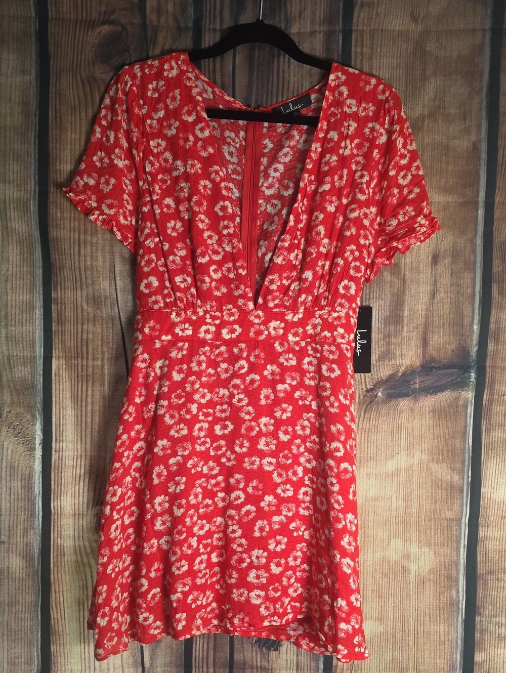 Lulu's Large Red Floral V-Neck Mini Dress